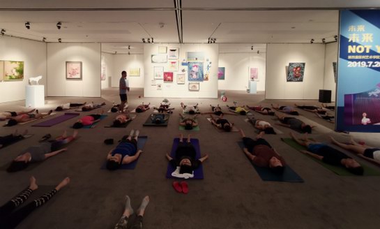 lululemon与保利艺术中心共同举办艺术瑜伽活动
