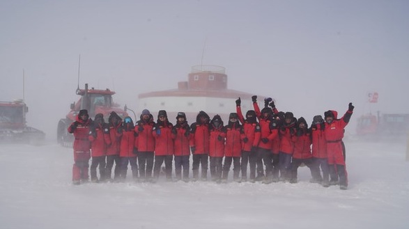 探索不止，波司登联合中国南极科考队推出专业保暖系列