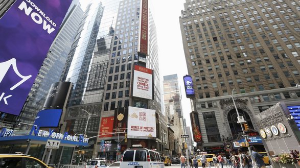 国金古法：民族品牌携“中国古法金艺”亮相纽约时代广场