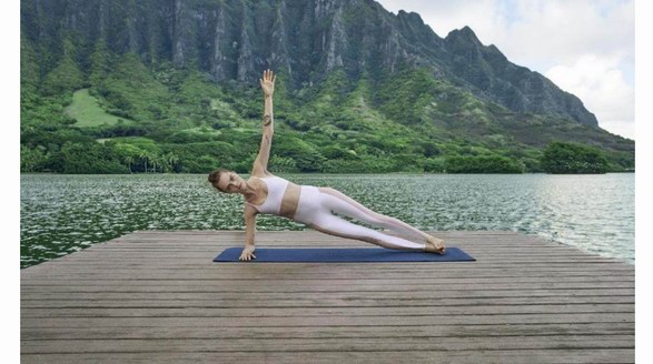 彪马与全球品牌代言人Cara Delevingne合作，推出PUMA EXHALE高端瑜伽系列：呼吸之间，舒展身心