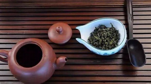 关于茶的名人名言：喝茶，涨知识；知茶，懂生活！