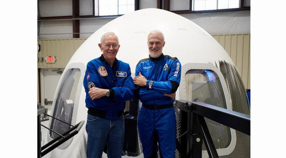 欧米茄 (OMEGA) 携手品牌名人大使Victor Vescovo与Charlie Duke， 再续太空探索传奇 