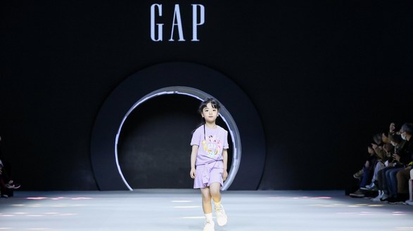 Gap发布2023年夏季童装新品 携萌娃惊艳亮相KIDS WEAR上海时装周