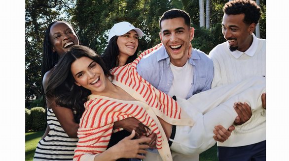 “Kendall和她的朋友们”演绎TOMMY HILFIGER 2024春夏系列广告片