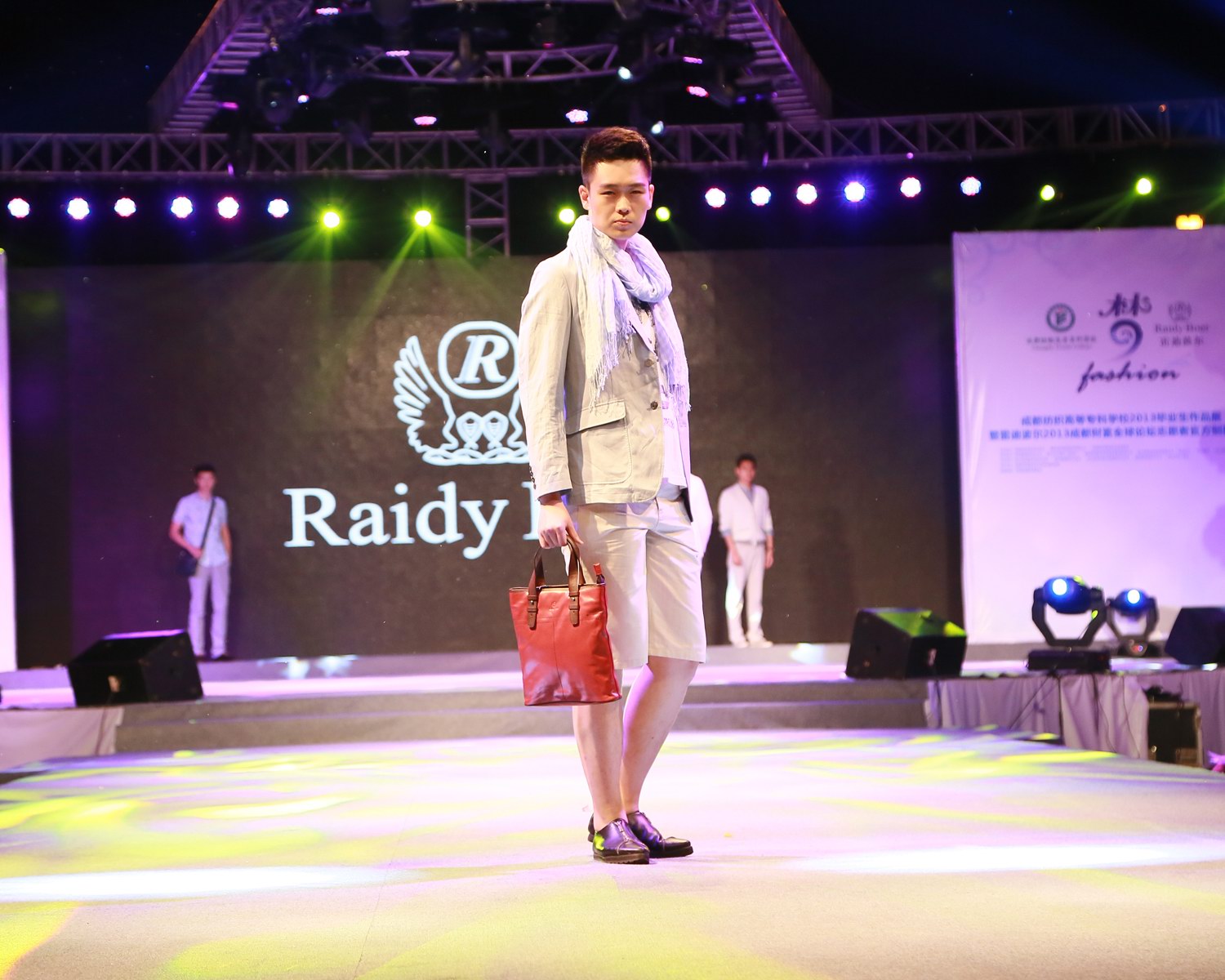 雷迪波尔携旗下三大品牌Raidy Boer、GHILARO、ferrante展示顶尖男装时尚风采