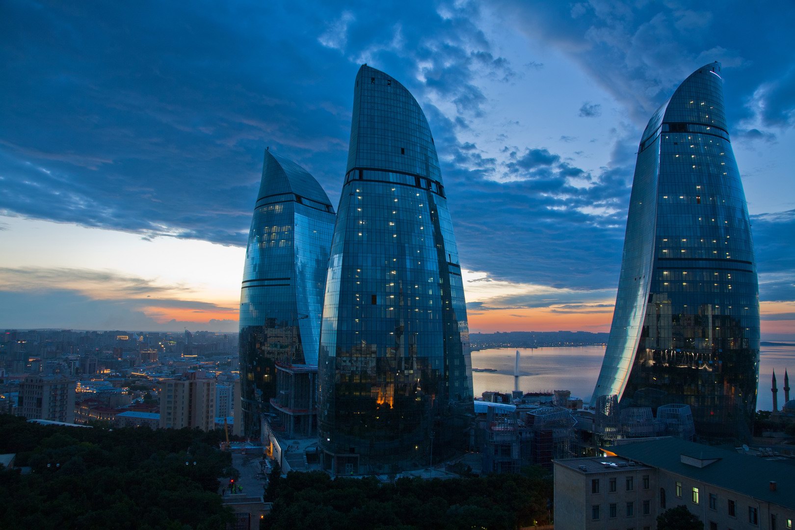 非比寻常的东方摩天住宅楼——Baku Flame Towers