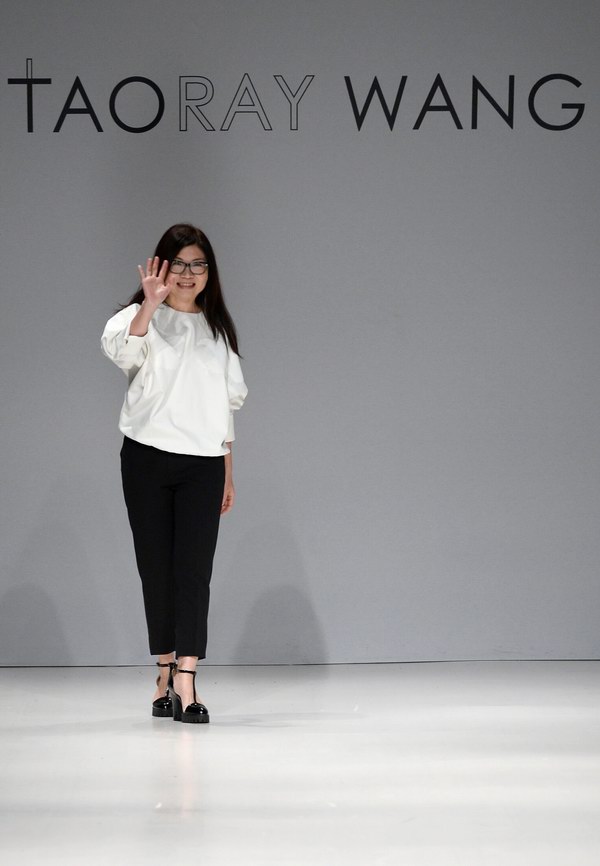 纽约时装周飞出中国黑天鹅 TAORAY WANG 发布2015春夏系列
