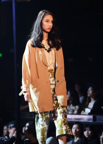 巴罗克（BAROQUE）公司携旗下超人气服装品牌MOUSSY及SLY在上海MYST CLUB举办2015春夏新品发布会