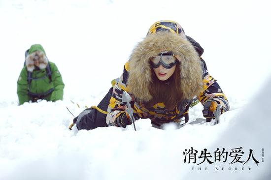 王珞丹为《消逝的爱人》雪山“摸爬滚打”【娱乐往事】风气中国网