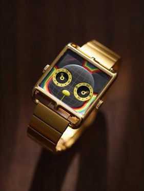 Qee × HappieWatch最新聯乘腕表，年輕人的腕上潮流藝術品