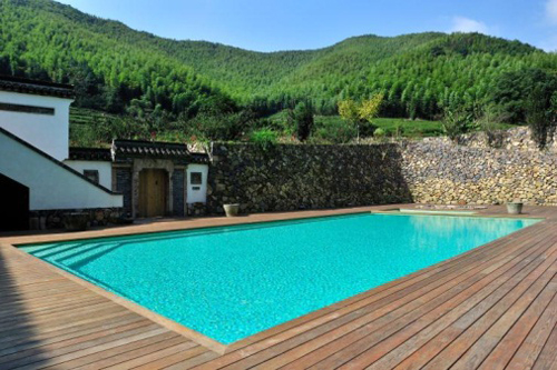 莫干山里法国山居呈献山泉泳池亲子活动