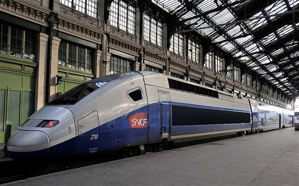 来往法国及西班牙的高速直通列车现已投入服务【旅行家】风尚中国网 -时尚奢侈品新媒体平台