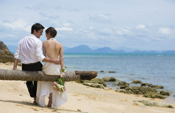 于洲际苏梅岛班达灵岩度假村缔造完美婚礼