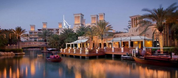 畅游迪拜：探访卓美亚古堡酒店 
