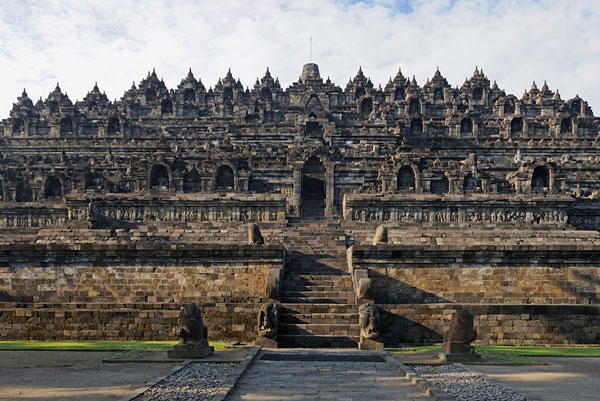 日出婆罗浮屠——爪哇岛沉睡千年的奇迹圣地