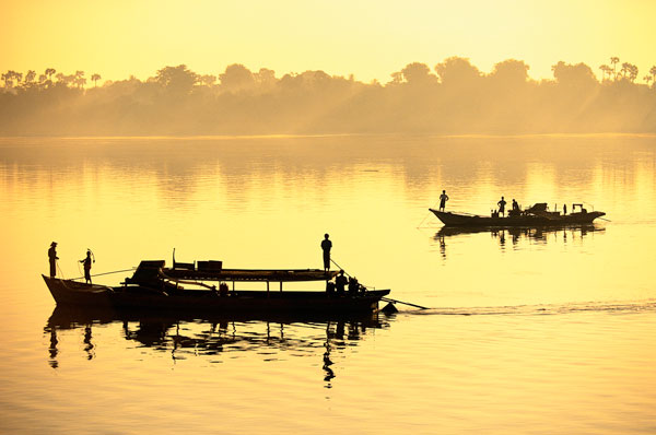 乘坐东南亚最顶级内河游轮领略神秘缅甸