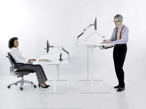 可站可坐，Humanscale两用办公桌你了解吗？