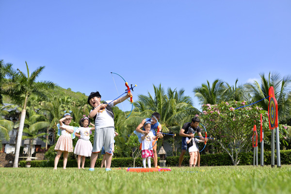 阳光下的童趣乐园三亚文华东方酒店儿童活动营
