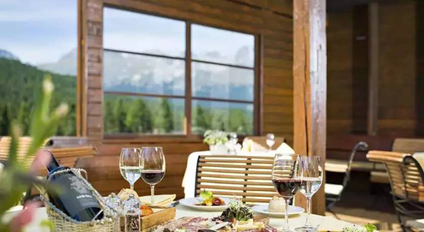 一点也不贵的瑞士奢华滑雪酒店 | 圣莫里茨寒假&春节套餐
