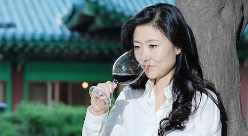 亚洲首位葡萄酒大师 李志延