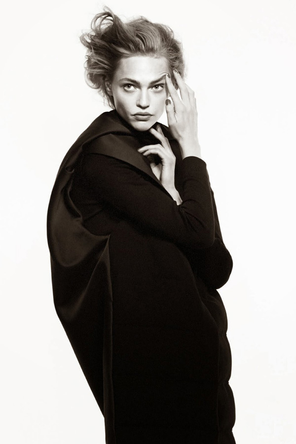 Sasha Pivovarova《Vogue》法国版2014年8月号