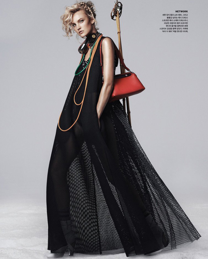 Caroline Trentini《Vogue》韩国版2014年11月号