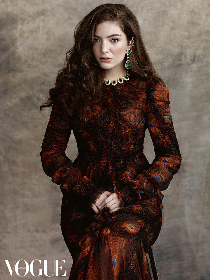 澳洲小天后Lorde  登封面展现优雅成熟美