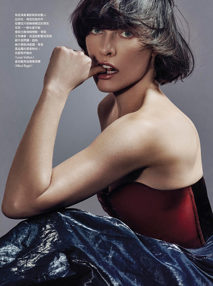 Milla Jovovich《Vogue》台湾省版2017年1月号