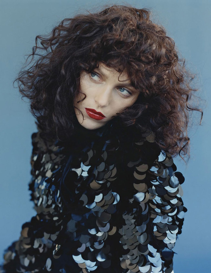 Anja Rubik《Vogue》法国版2015年12月号