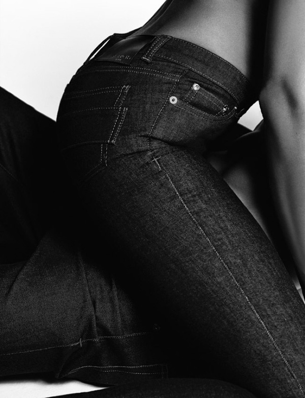 伊莉娜·莎伊克性感代言Givenchy Jeans 广告