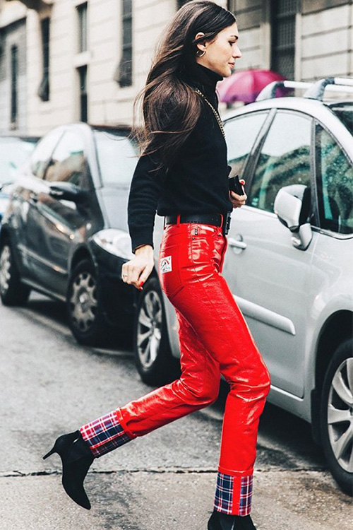 时尚风向标：现在街拍最流行的红色