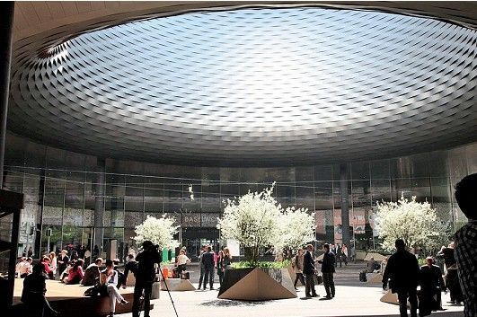 巴塞尔钟表展组委会对新馆建设投资4.3亿瑞士法郎，是瑞士展览业有史以来最大的投资。