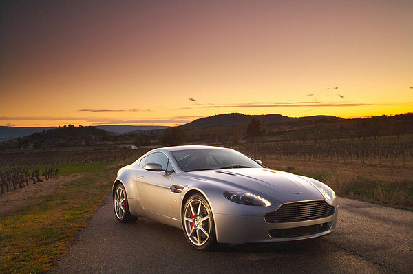 Aston Martin 摒弃入门车型开发计划