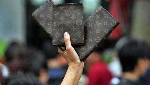 Louis Vuitton 正沦为“秘书级”标配品牌