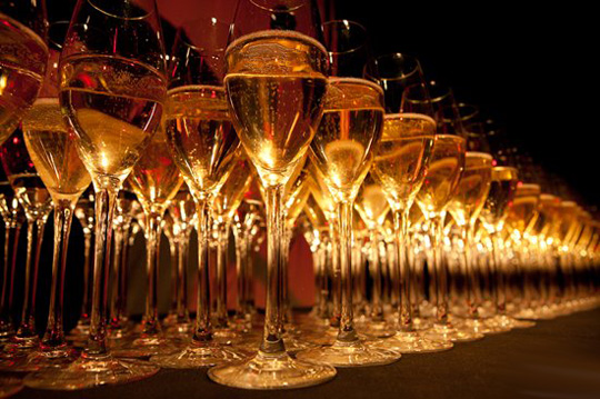 出口高速增长造就2015年香槟销售的华丽数字 