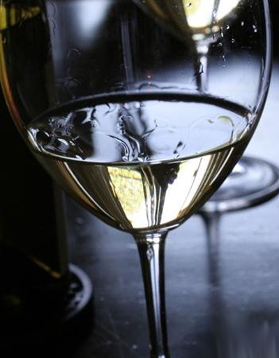 如何解读葡萄酒的挂杯现象？