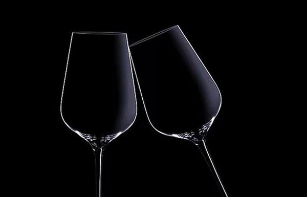 如何区分“水晶酒杯”和“玻璃酒杯”？