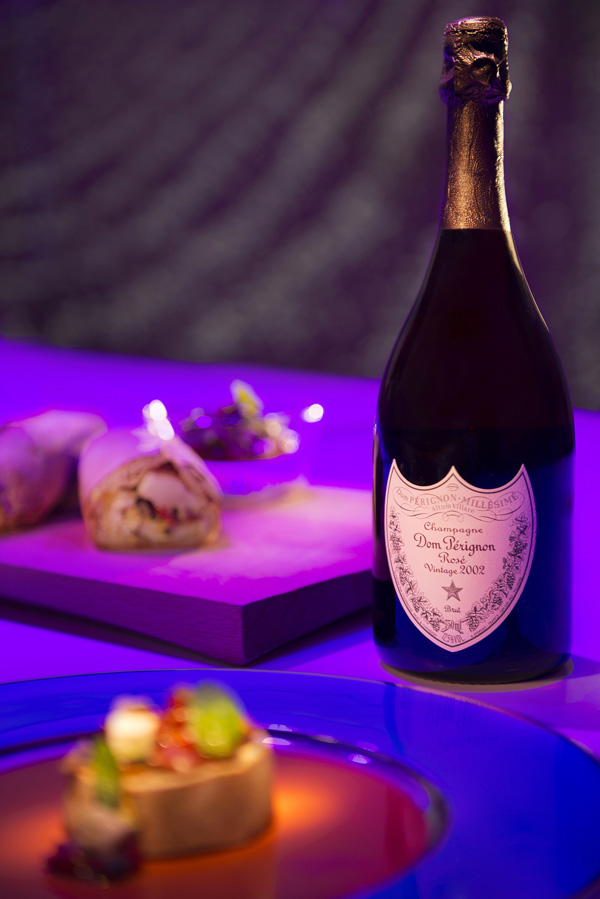 唐培里侬香槟王2002年份粉红香槟尊华呈现