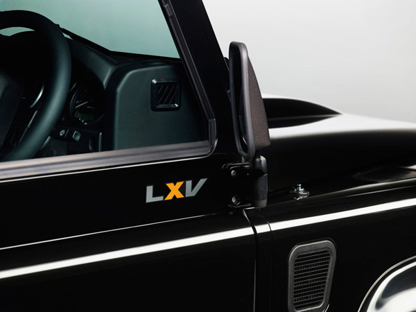 路虎推出「Defender LXV」品牌65周年纪念版