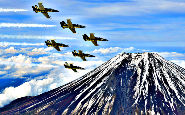 Breitling 百年灵喷气机特技飞行队首次开启日本之旅