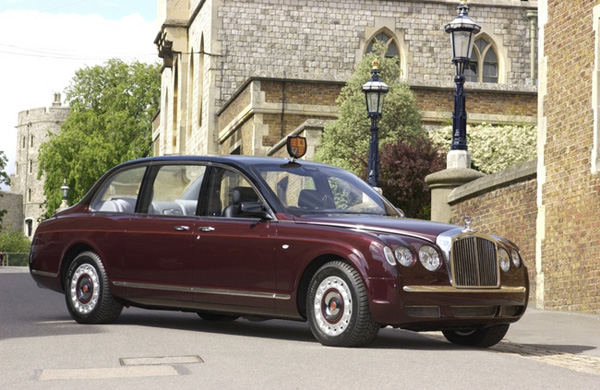 Bentley助力英国女王加冕庆典 荣任合作伙伴