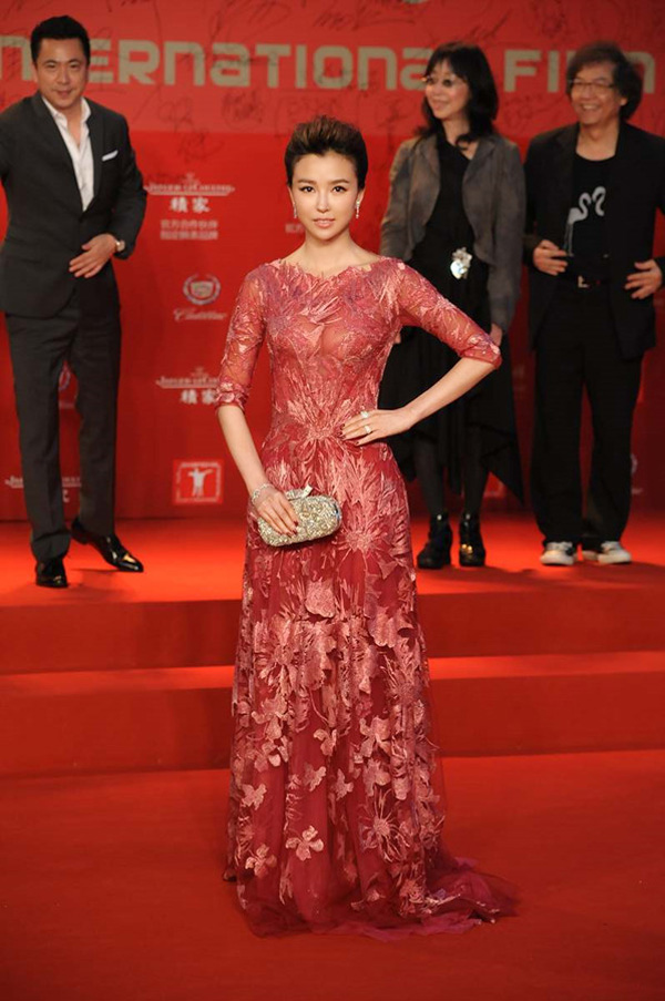 群星佩戴戴比尔斯钻石珠宝闪耀第16届上海国际电影节
