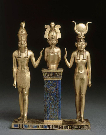 古埃及司阴府神三元体（公元前664-332年。材质：黄金、青金石）