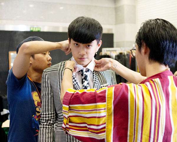 YOOX.CN 携手《快乐男声》打造超级偶像衣橱