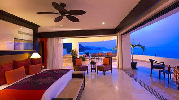 墨西哥巴亚尔塔港Garza Blanca Preserve Resort &Spa酒店的顶层公寓