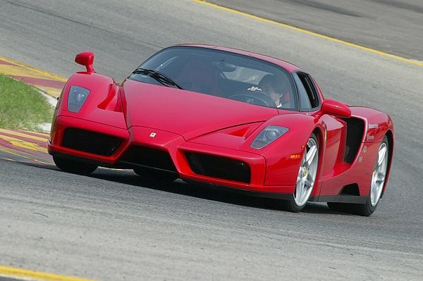 为了一辆Ferrari，你需要买更多的Ferrari