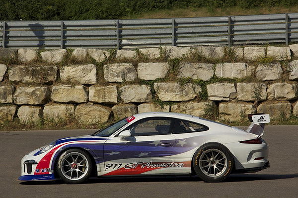 Porsche（保时捷）911 GT America 赛车登场