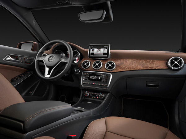 奔驰正式公布2015款GLA-Class官方图片