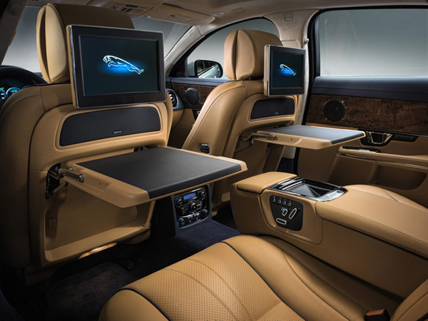 Jaguar 2014款XJ后座舒适设备更臻尊荣