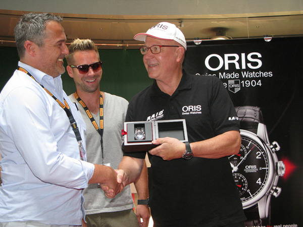 ORIS庆祝Raid瑞士-巴黎经典老爷车拉力赛盛大开幕